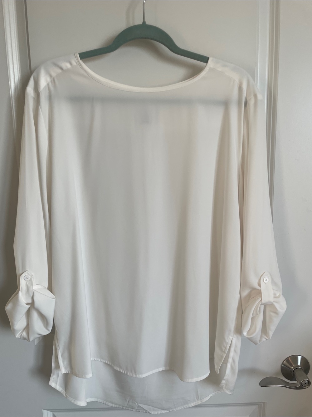 Chico's women's Ivory pullover blouse with button roll sleeves EUC